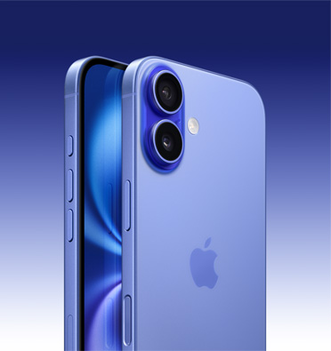 iPhone 16 v ultramarínovej farbe, čiastočný pohľad zboku a na obrazovku, vidno akčné tlačidlo, tlačidlo na ovládanie hlasitosti a bočné tlačidlo. Pohľad zozadu na sústavu dvoch pokročilých kamier v ľavom hornom rohu.