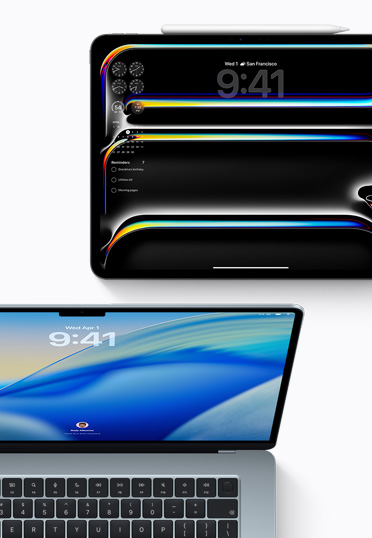 iPad, Draufsicht, Bildschirm zeigt Zeit und Widgets, MacBook, Vorderansicht, der Hintergrund zeigt einen blauen Farbverlauf.