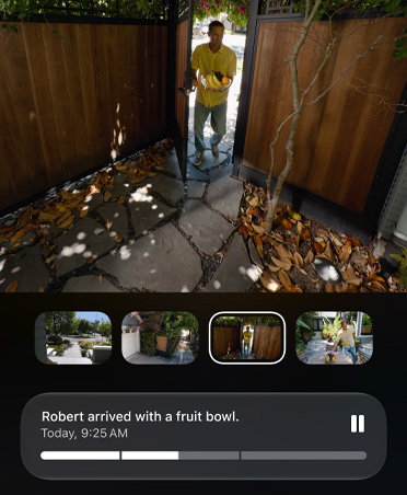 Capturas de una grabación de HomeKit que muestran a una persona entrando a un patio cerrado, descripción generada por IA que dice: Robert llegó con un tazón de frutas, Hoy, 9:25 AM