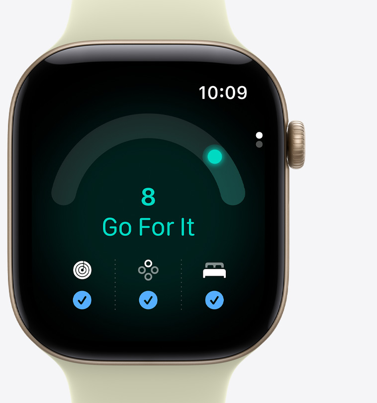 Apple Watch Series 12 z kopertą z aluminium w kolorze jasnego złota, aplikacja Gotowość, wynik gotowości wynoszący 8, wiadomość o treści „Walcz”, Pierścienie aktywności, Parametry życiowe i Wynik snu z niebieskimi haczykami u dołu ekranu